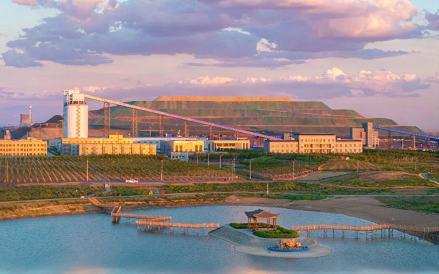 新疆宜化礦業(yè)獲評新疆維吾爾自治區(qū)“專精特新”中小企業(yè)稱號(圖1) 新疆宜化礦業(yè)獲評新疆維吾爾自治區(qū)“專精特新”中小企業(yè)稱號(圖1)