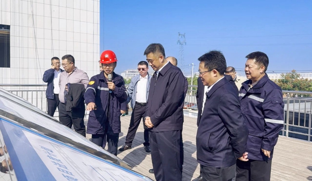 黑龍江省供銷合作社理事會主任趙勵軍、倍豐集團董事長徐陽一行到訪宜化集團(圖1) 黑龍江省供銷合作社理事會主任趙勵軍、倍豐集團董事長徐陽一行到訪宜化集團(圖1)