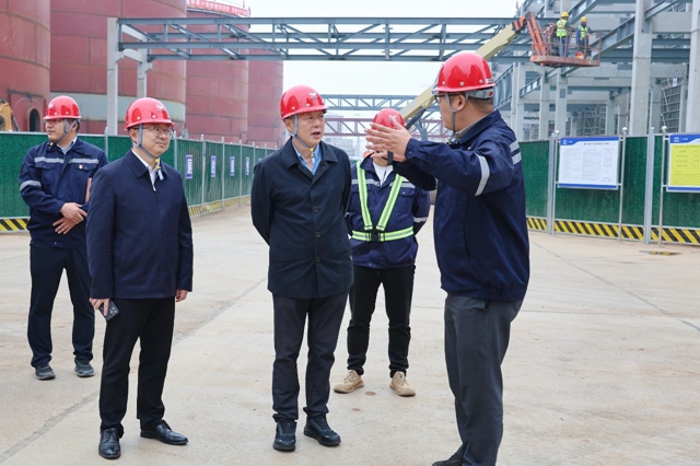 宜昌市國資委黨委書記、主任黃智華一行到楚星公司和松滋肥業(yè)現(xiàn)場調(diào)研