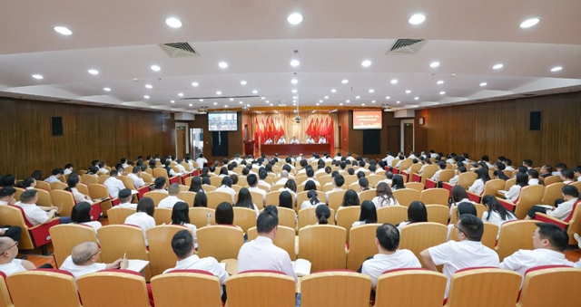 宜化集團(tuán)召開一季度生產(chǎn)經(jīng)營(yíng)分析總結(jié)會(huì)